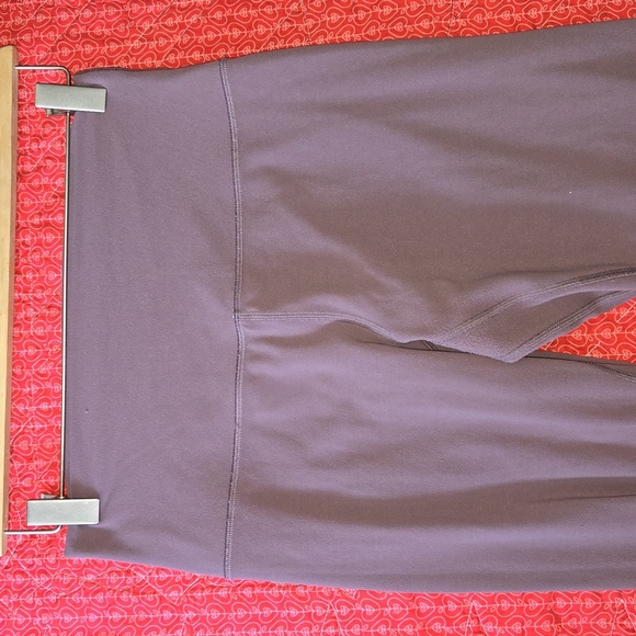 Lululemon Cropped High Rise Leggings Size 8 - Picture 2 of 7